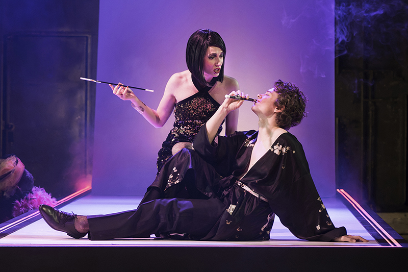 v.l.n.r.: Maria Rüssel (Brothel Madam) und Richard Glöckner (Dorian Gray).
Foto: Dirk Rückschloß/Pixore Photography
