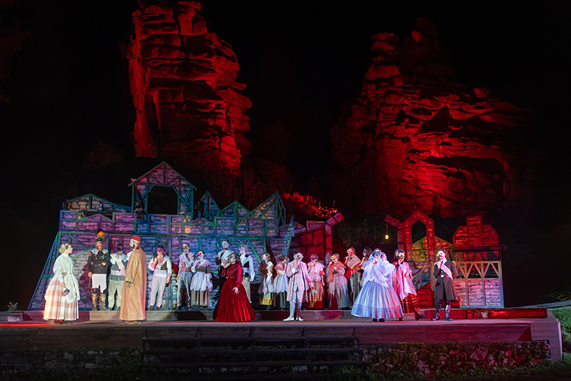 Das Buschgespenst-Ensemble.</br></br>

Foto: Photoron - Ronny Küttner