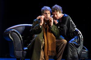 v.l.n.r.: László Varga (Basil Hallward) und Richard Glöckner (Dorian Gray).
Foto: Dirk Rückschloß/Pixore Photography