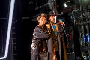 v.l.n.r.: Richard Glöckner (Dorian Gray) und Lukáš Šimonov (Alan Campbell).
Foto: Dirk Rückschloß/Pixore Photography