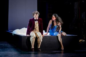 v.l.n.r.: Richard Glöckner (Dorian Gray) und Zsófia Szabó (Sibyl Vane).
Foto: Dirk Rückschloß/Pixore Photography